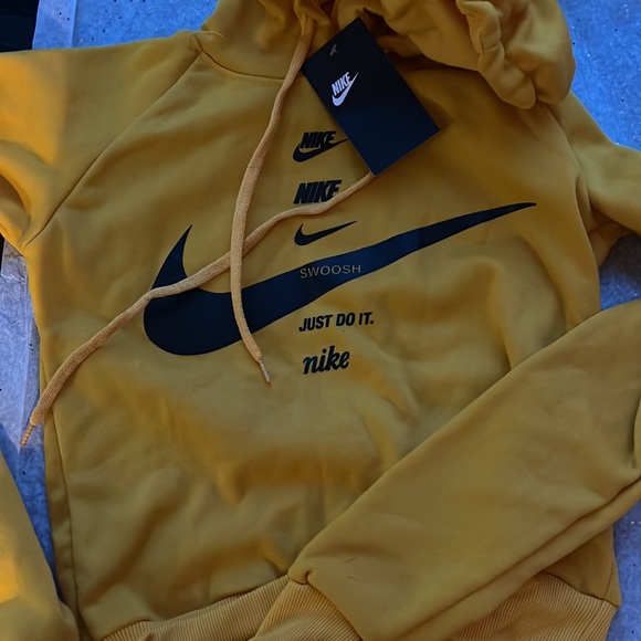 NWT NIKE CROP TOP HOODIE - Picture 3 of 3